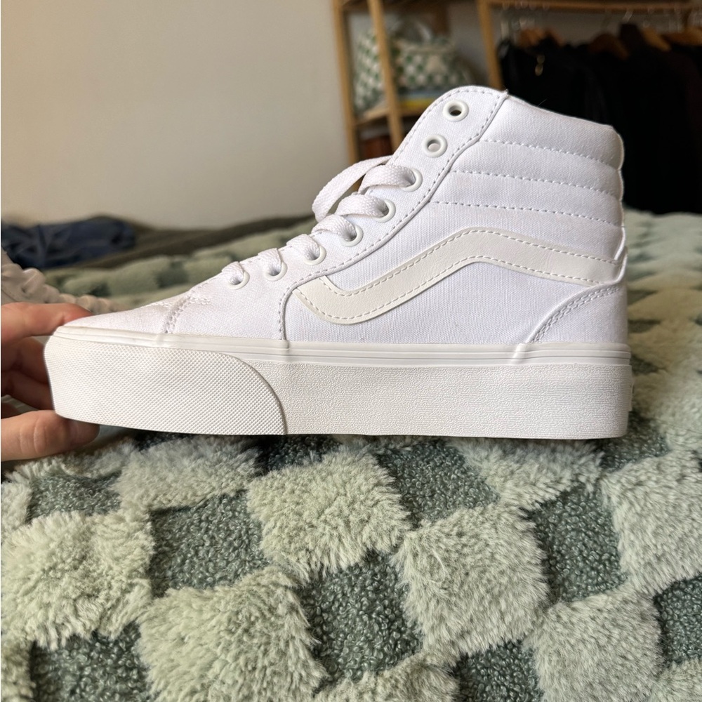 Vans Women's Classic White High-Tops - Picture 5 of 7